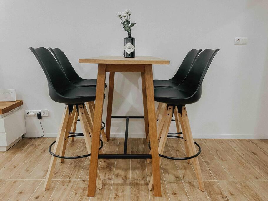 חוואר Hvar Home Apartments מראה חיצוני תמונה
