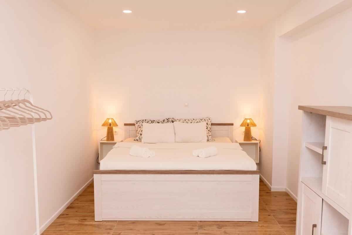 חוואר Hvar Home Apartments מראה חיצוני תמונה