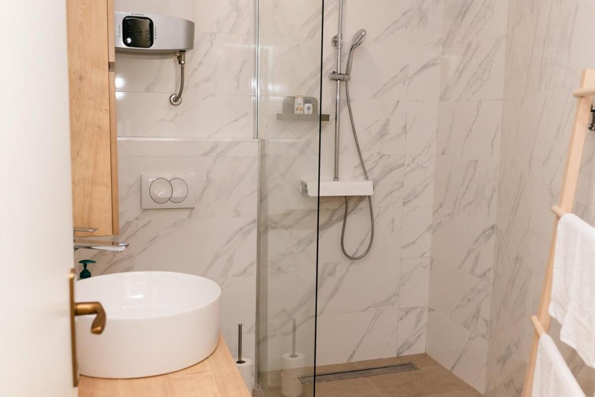חוואר Hvar Home Apartments מראה חיצוני תמונה